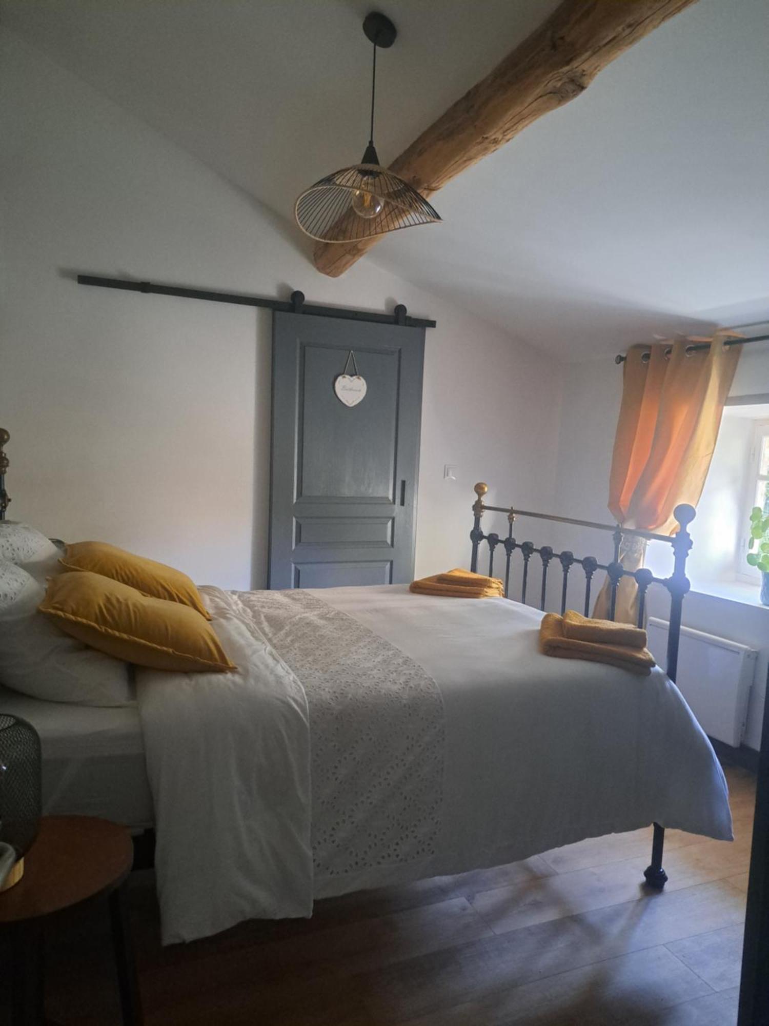 Lavallade12 Chambers D'Hotes Roussines Room photo